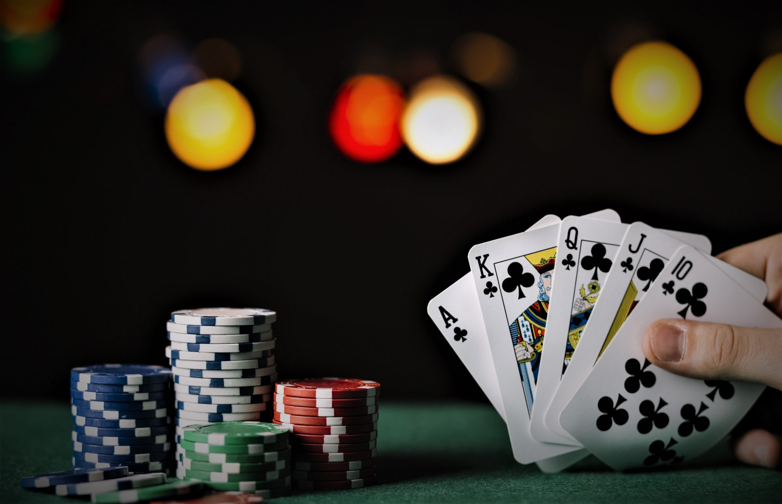 Tehnik Main Judi Poker Online Biar Memperoleh Keuntungan Besar