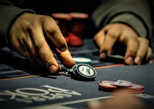 Tehnik Main Judi Poker Online Biar Memperoleh Keuntungan Besar